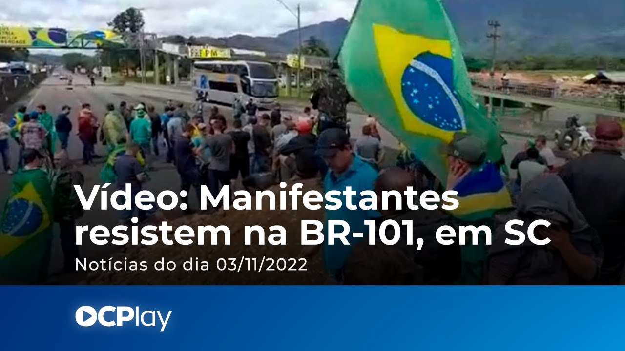 Vídeo: Manifestantes resistem na BR-101, em SC