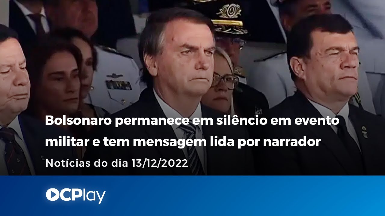 Bolsonaro permanece em silêncio em evento militar e tem mensagem lida por narrador