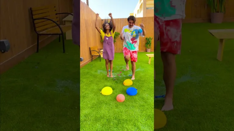 Saltando! 🤸‍♂️ Balões! 🎈 Verão! ☀️ Quem vai ganhar? 🏆 #bermudaadventures #shorts