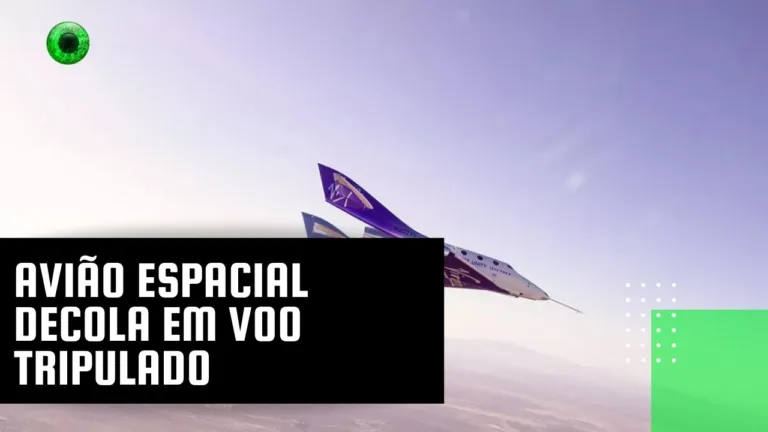 Avião espacial decola em voo tripulado