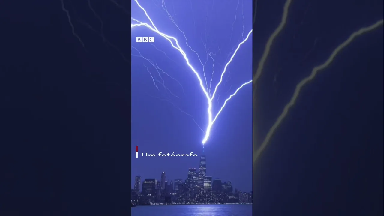Earthcam flagra raio atingindo arranha-céu de NY #shorts