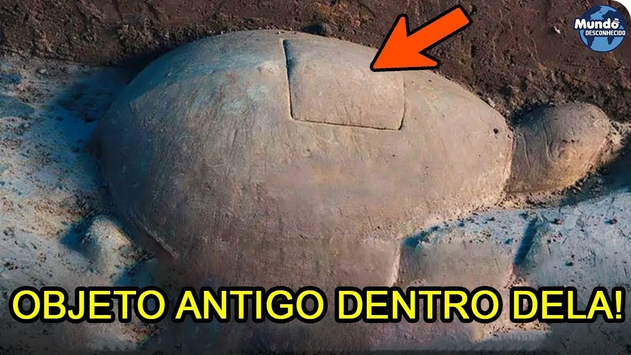 Arqueólogos desenterraram esta tartaruga de pedra!! O que há dentro é uma máquina antiga