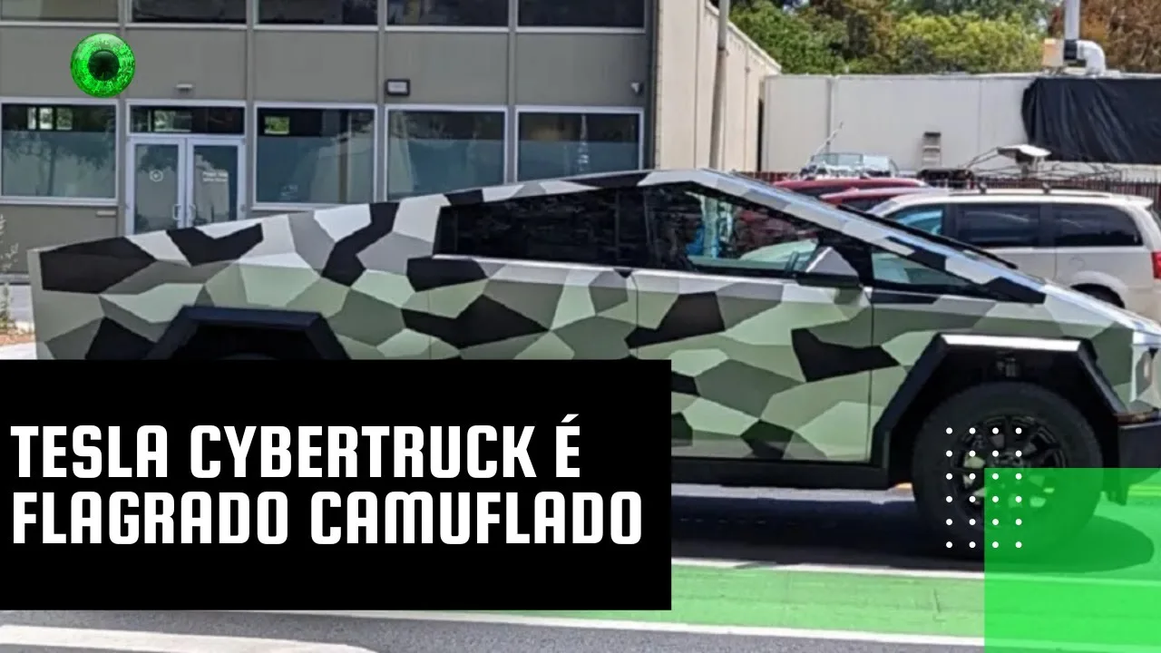 Tesla Cybertruck é flagrado camuflado