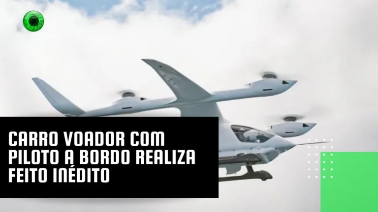 Carro voador com piloto a bordo realiza feito inédito