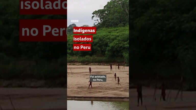 As raras imagens de indígenas isolados do Peru