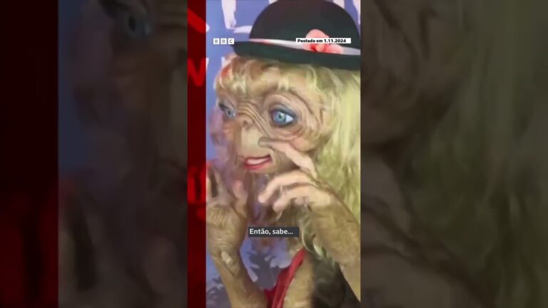 Heidi Klum choca com fantasia de E.T. em festa de Halloween