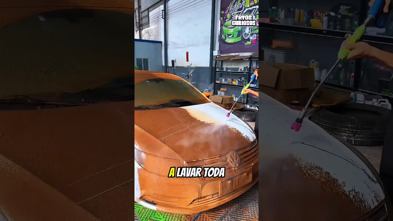 É ASSIM QUE ESSE GAROTO LIMPA UM CARRO ABANDONADO HÁ 8 ANOS