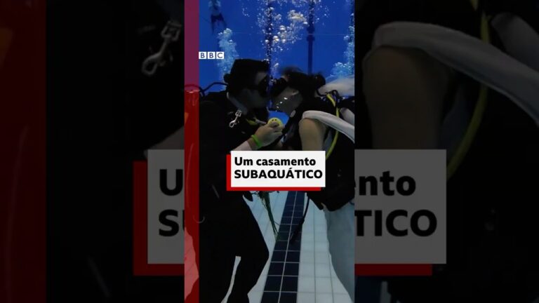 Amor até debaixo d’água: cerimônia de casamento ocorre no fundo de piscina #bbcnewsbrasil