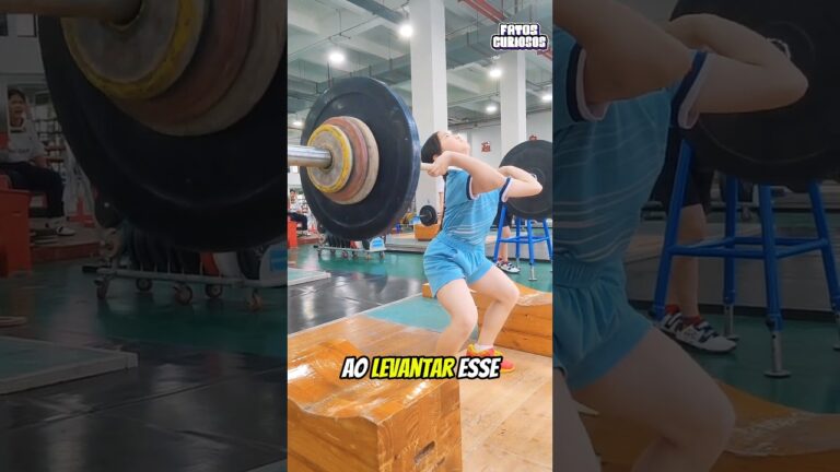 ESSA GARORINHA SURPREENDEU A TODOS NESSA ACADEMIA COM SUA FORÇA