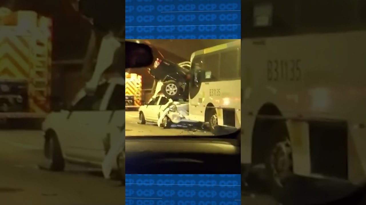 Acidente empilha carros em túnel do RJ 1