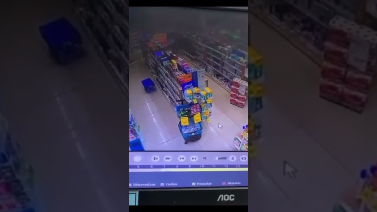 Assalto armado à farmácia faz funcionários e clientes de reféns