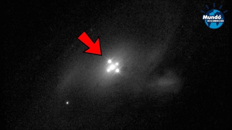 Cruz de Einstein   Um dos objetos mais enigmáticos do universo
