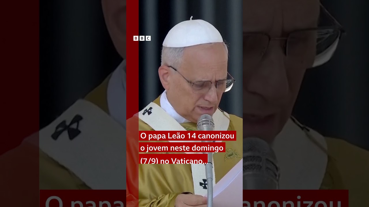Mãe de Carlo Acutis se emociona ao ver filho virar santo