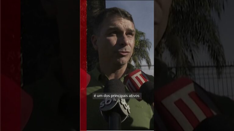 'Soluçando o tempo todo': Tarcísio de Freitas visita Bolsonaro em prisão domiciliar