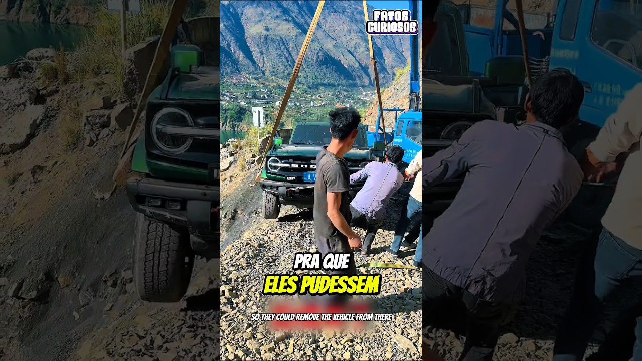 😱 RESGATE DE TIRAR O FÔLEGO! Um Deslizamento De Terra Deixou Este Carro à Beira do Abismo ⛰️