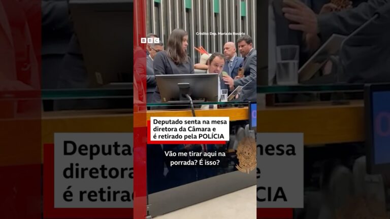 Deputado Glauber Braga ocupa Mesa Diretora da Câmara e é retirado à força pela Polícia Legislativa