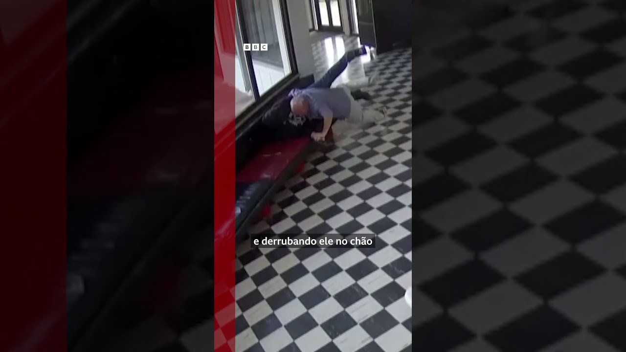 Imagens de câmera de segurança mostram o momento que diretor derruba homem armado em escola nos EUA