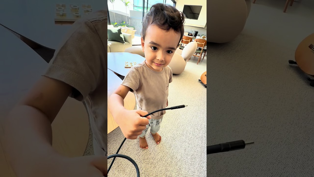 Nunca deixe o carregador plugado na tomada sem carregar nada