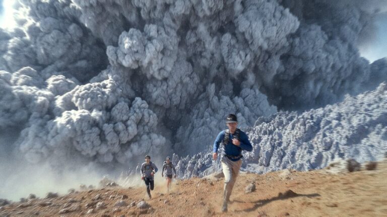 O vulcão que acabou com os neandertais está acordando novamente