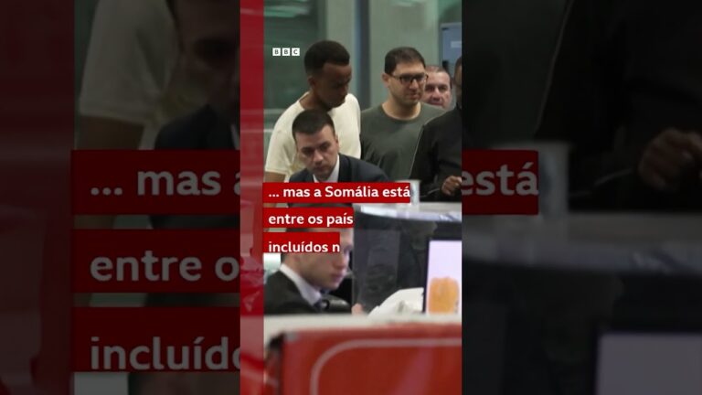 Barrado nos EUA para a Copa, 'melhor árbitro da África' é recebido como herói na Somália