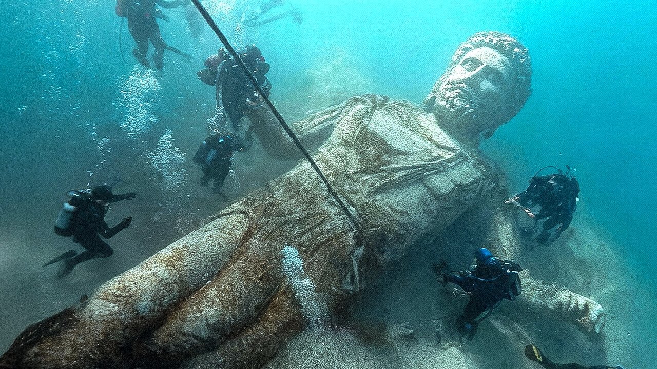 Arqueólogos resgataram do mar uma das Sete Maravilhas do Mundo