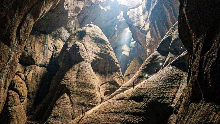 Montanhas mais altas que o Everest foram descobertas no subsolo