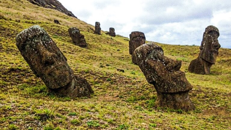 OS GIGANTES DA ILHA DE PÁSCOA REALMENTE ANDAVAM