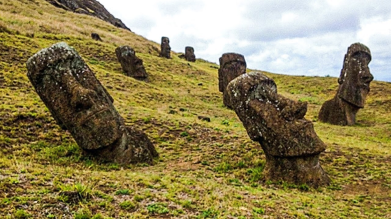 OS GIGANTES DA ILHA DE PÁSCOA REALMENTE ANDAVAM
