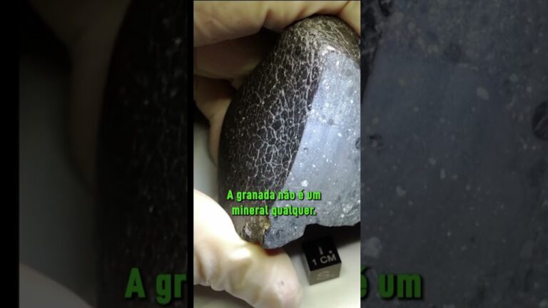 Cientistas abrem meteorito de Marte e encontram algo que não deveria estar lá