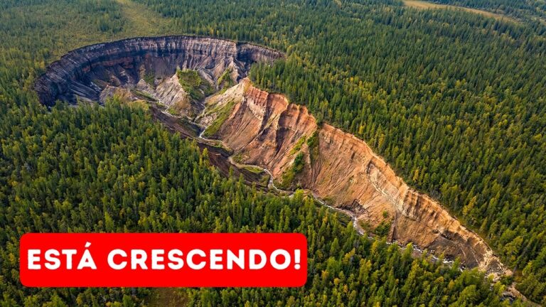Esta Cratera Misteriosa na Sibéria Está Engolindo Tudo Pelo Caminho