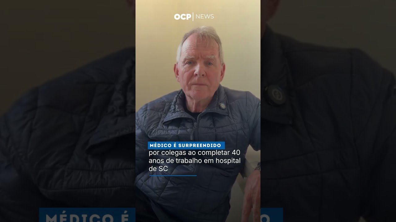Médico é surpreendido por colegas ao completar 40 anos de trabalho em hospital de SC