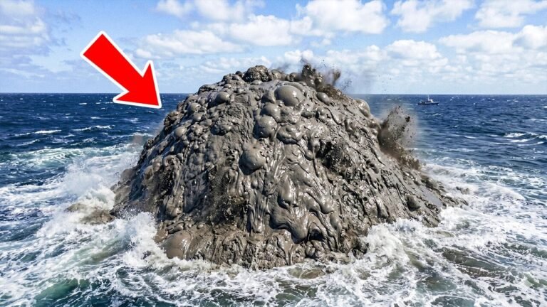 Vulcão gigante sob o Pacífico está acordando