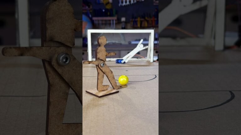 Fizemos um GOLEIRO controlado por JOYSTICK!