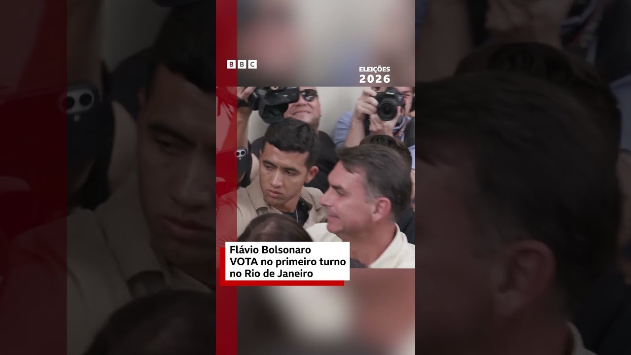 Flávio Bolsonaro vota no primeiro turno no Rio de Janeiro